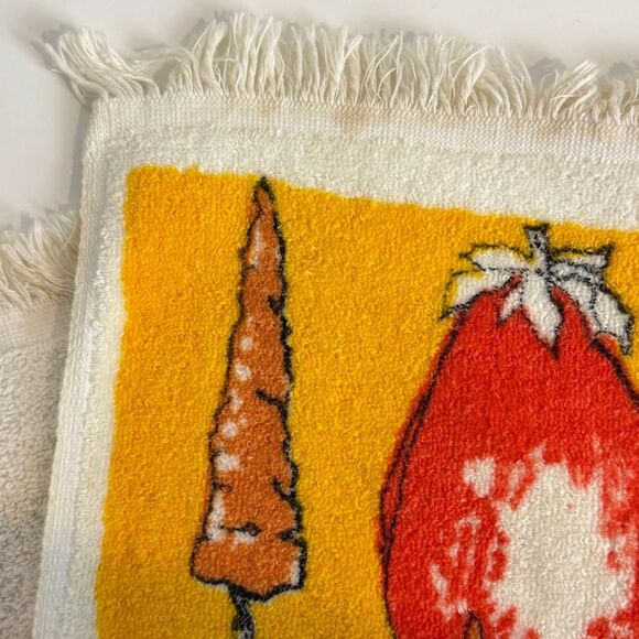Vintage Yellow Kitchen Vegetables Towel 70s - Picture 3 of 7